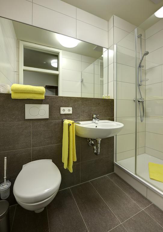 Single Room,215525333:JPEG